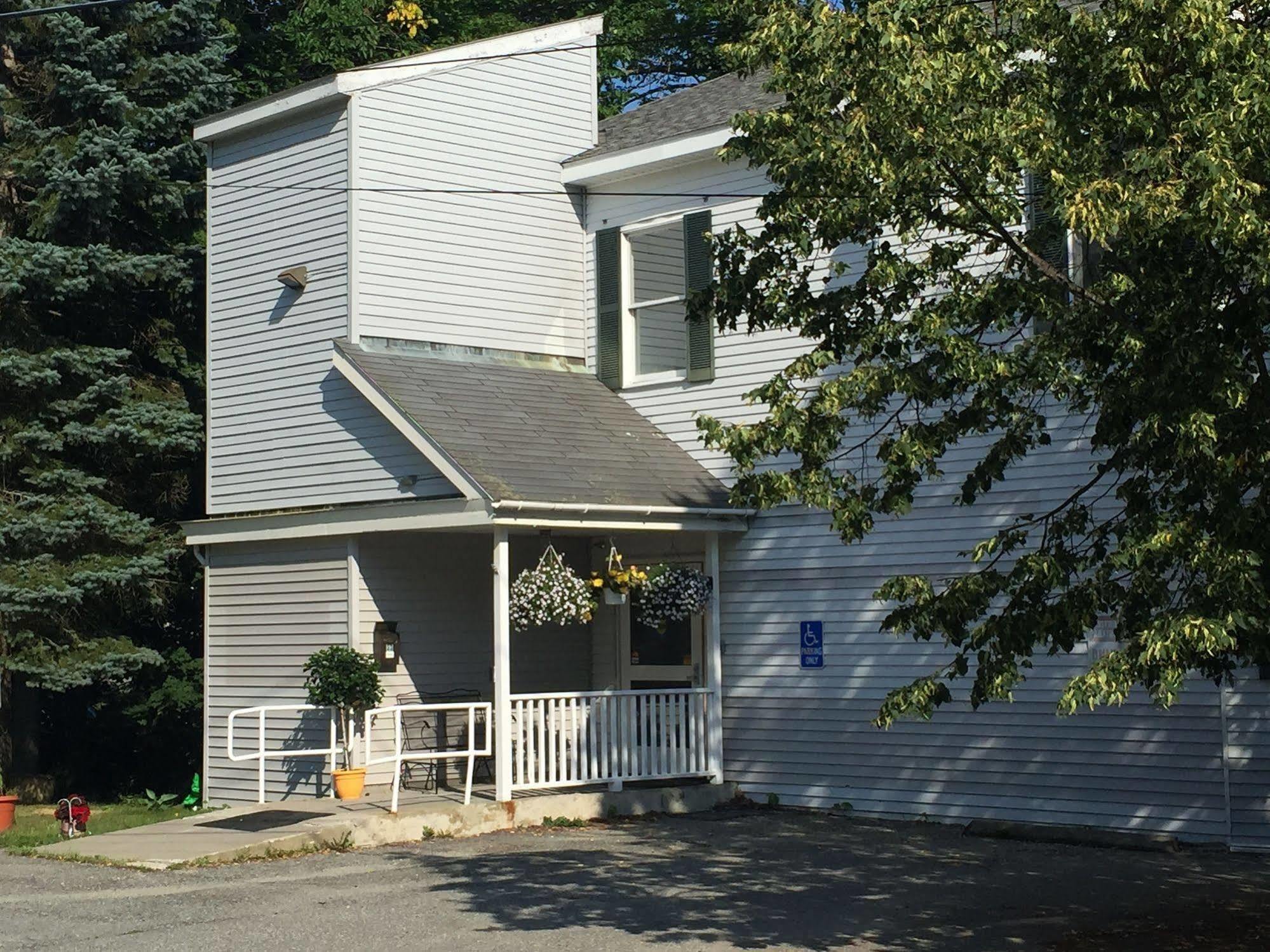 The Sanctuary Inn And Art Gallery Елсуърт Екстериор снимка